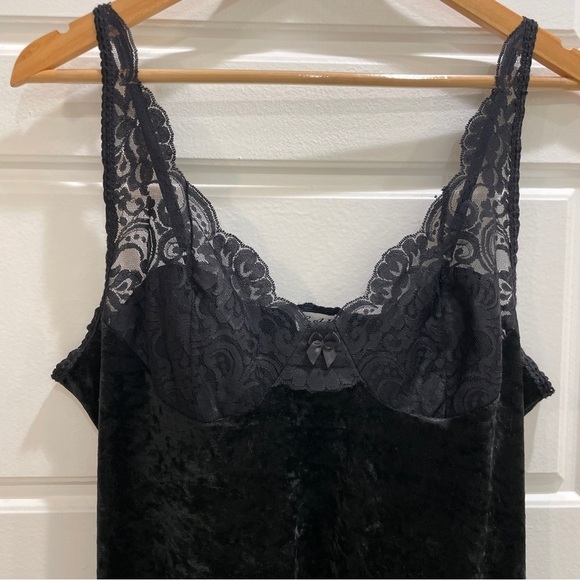 Vintage Midnight Black Lace Slip - Picture 2 of 9